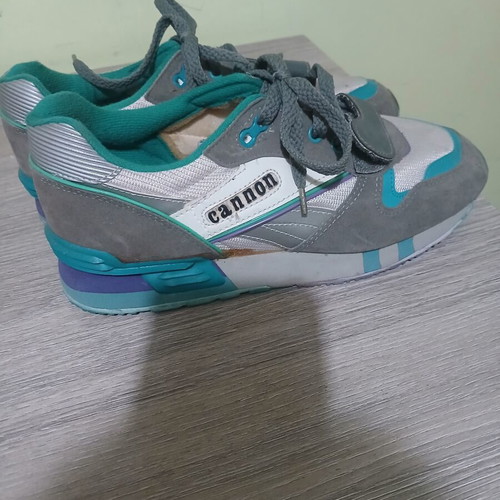 Athletic shoes used, size 39, gray