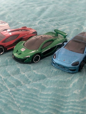 Hot Wheels Hybrid Speed vehicle set 5 pieces like new