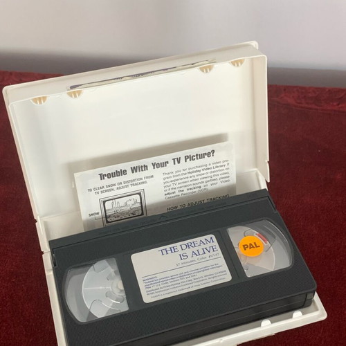 VHS The Dream Is Alive NASA used, collectible
