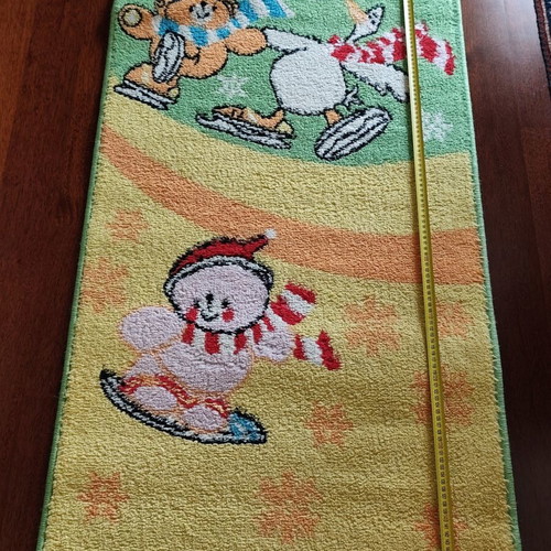 Children's rugs set of 2 like new, ideal for kids' room