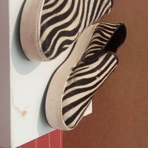 Cricket Zebra women's shoes like new with platform sole