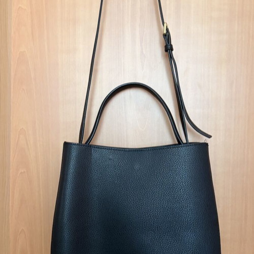 Mango crossbody bag like new, black