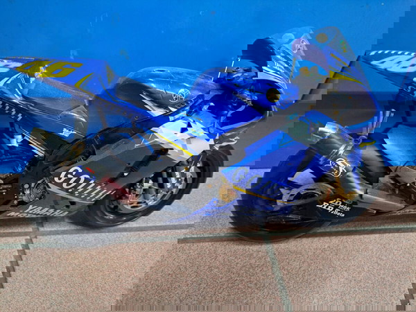 συλλεκτικη  yamaha r1