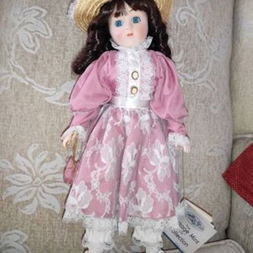 Porcelain doll The Heritage Mint Collection Alicia new, height 40 cm