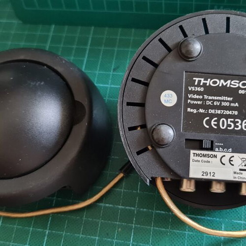 Wireless video-audio transmitter-receiver used, four communication channels
