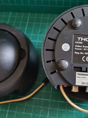 Wireless video-audio transmitter-receiver used, four communication channels
