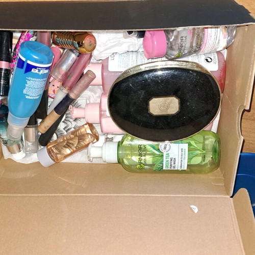 Facial care items used, pack all together
