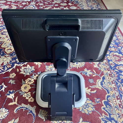 HP LE1901w monitor with stand used