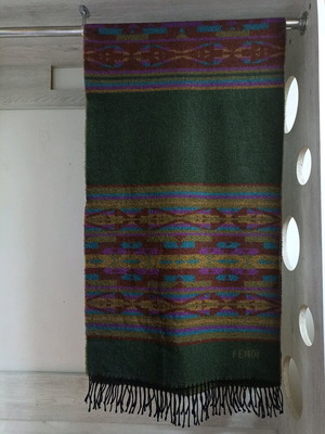 Fendi women's scarf like new, green with geometric pattern and fringes