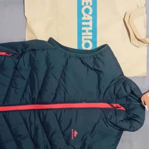 Sleeveless jacket new blue with red size 8-9 years