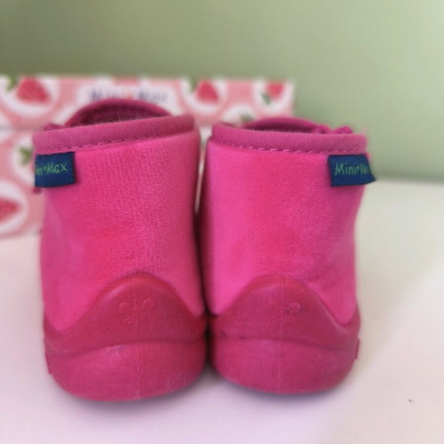Mini Max anatomical unicorn slippers No. 24 like new, pink