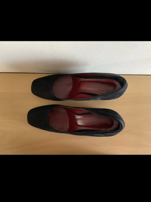 Patrizia Rigotti black suede pumps with wide 8cm heel, like new, size 39
