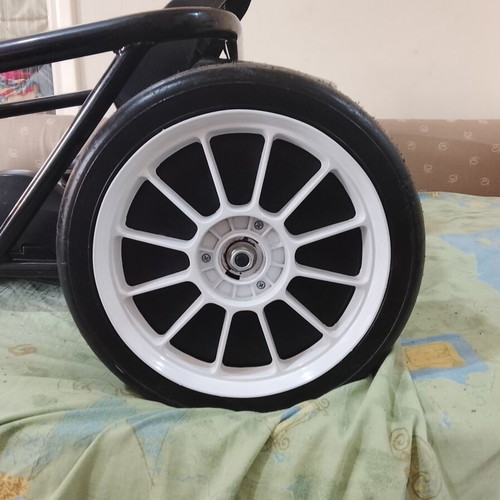 Drift Cart Scorpion wheels like new, 24V 14Ah batteries