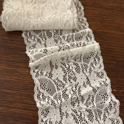 Lace trim 2.95cm length 12 cm width new