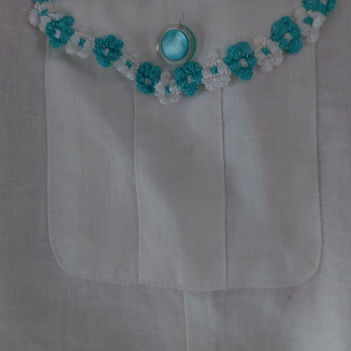 White linen dress like new, size XL, short sleeves with hidden buttons and pockets