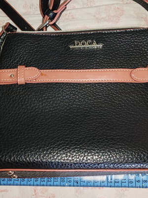 Doca women's crossbody shoulder bag, black and tan