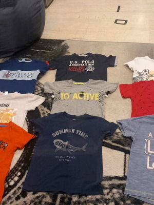 Summer clothes used for 3-4 years old, t-shirts and shorts