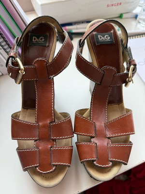 Dolce Gabbana wedges(original)