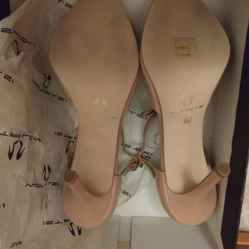 Mourtzi leather beige pumps, new