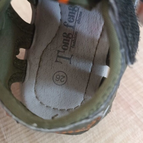 Boys' sandals size 26 used, good condition