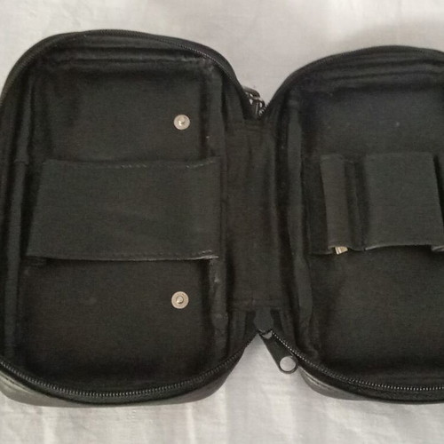 Leather pipe bag used for 4 pipes and accessories