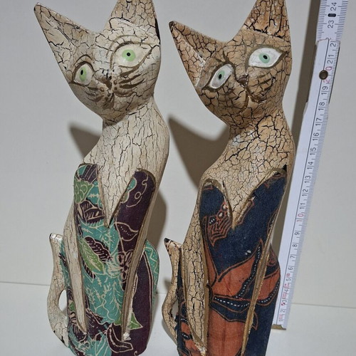 Wooden cat figurines set of 2, 26 cm, like new, decorative crackle finish