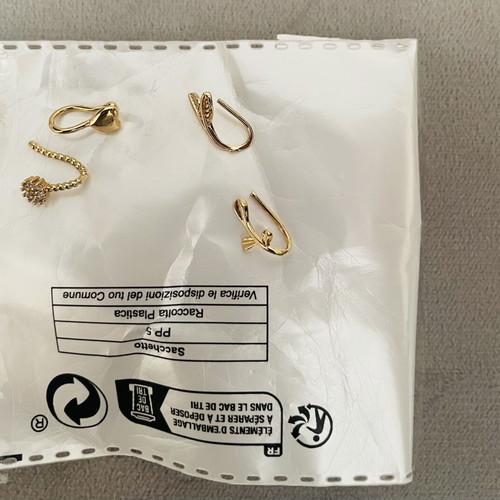 Set of 4 gold nose clip earrings for non-pierced noses