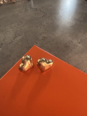 Earrings like new, gold color