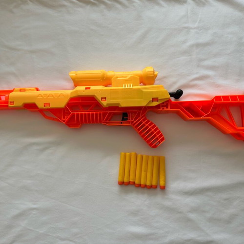 Nerf Alpha Strike Wolf LR‑1 used single-shot blaster