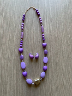 Jewelry set with matching earrings new, pink and purple