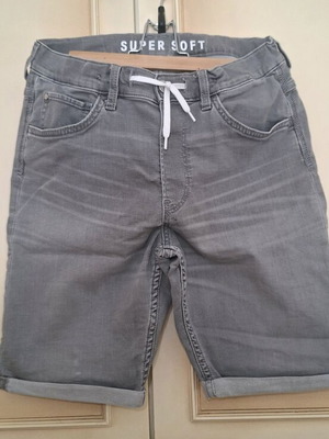 H&M Grey Denim Bermuda Shorts for Boys like new, size 164 cm