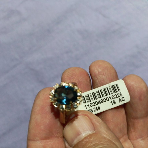 Ring new, gold color