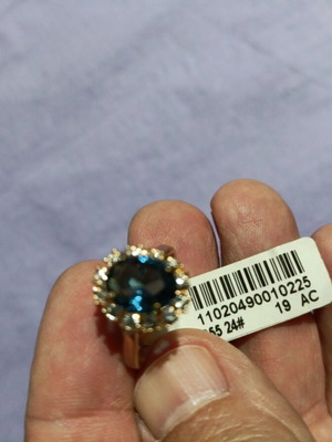 Ring new, gold color