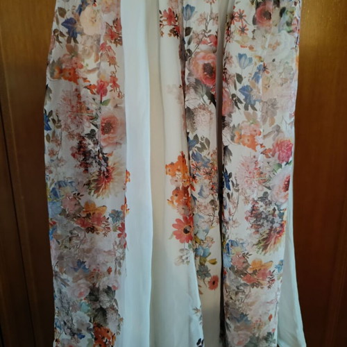 Floral dress white with flowers used, size S