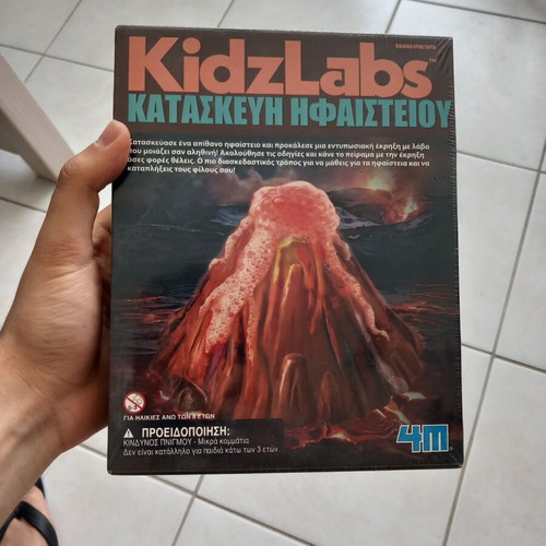 KidzLabz Volcano Construction kit new