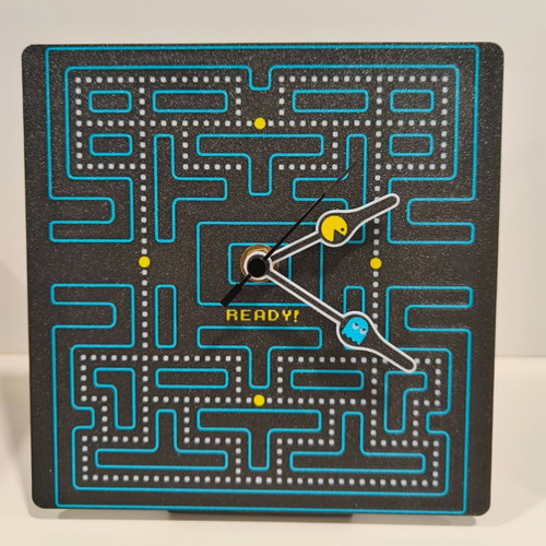 Pac-Man Table Clock New 17x17cm Analog