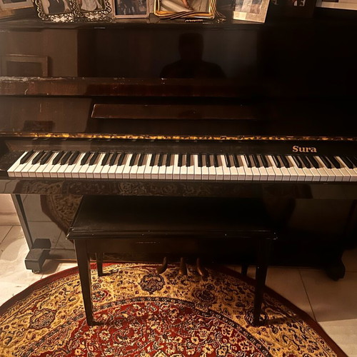 Sura piano used