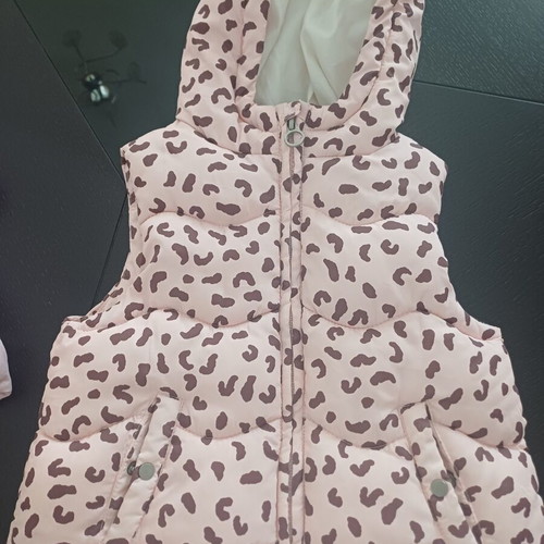 Zara sleeveless jacket for girl 2 to 3 years like new, pink