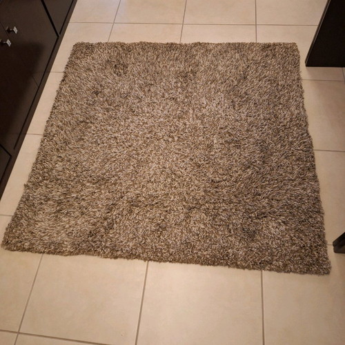 Machine rug like new with thick pile 143x145 cm