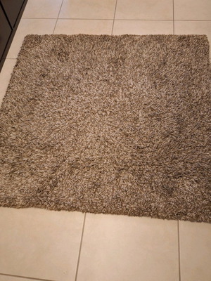 Machine rug like new with thick pile 143x145 cm