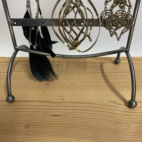 Jewelry stand used with free earrings gift