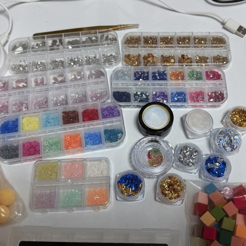 Nail accessories set with two small LED lamps and dual forms