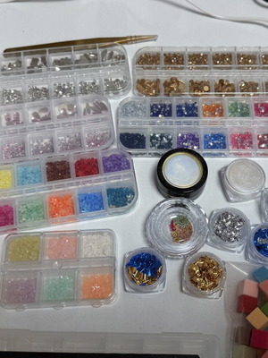 Nail accessories set with two small LED lamps and dual forms