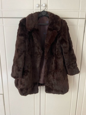 Women’s mink fur used, dark brown 3/4 sleeve