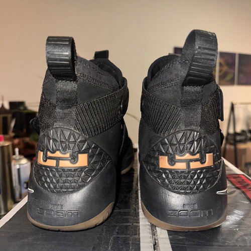 Nike LeBron Zoom 11 Soldier sneakers size 45.5 used black gum