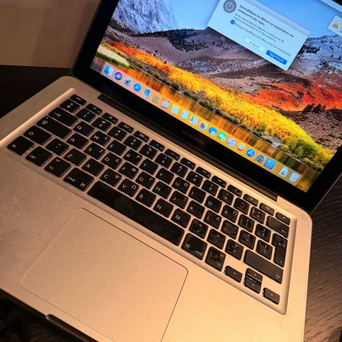 MacBook Pro 13" (2011) like new with Apple charger
