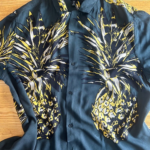 H&M dark green pineapple shirt XXL like new