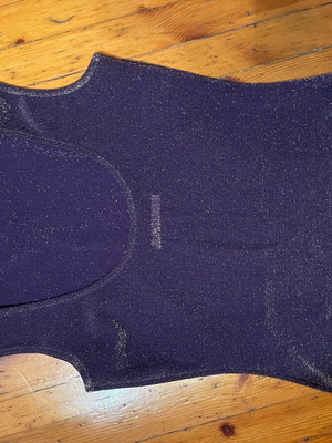 Τοπ Moschino Jeans μωβ χρυσό μέγεθος medium σαν καινούργιο