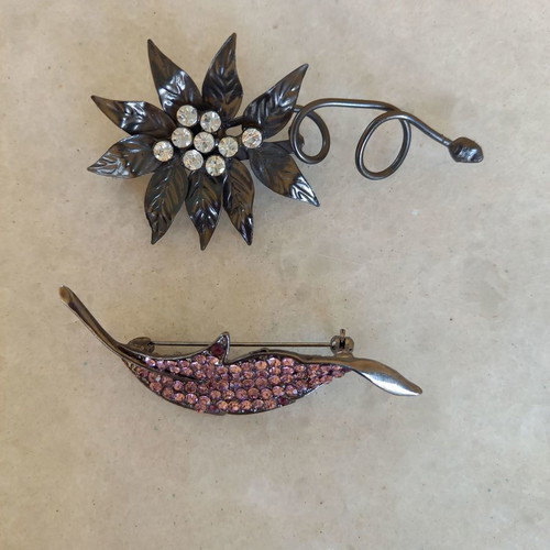 Pins used, set of two with beautiful design
