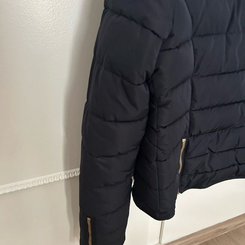 Zara black puffer short jacket size L used